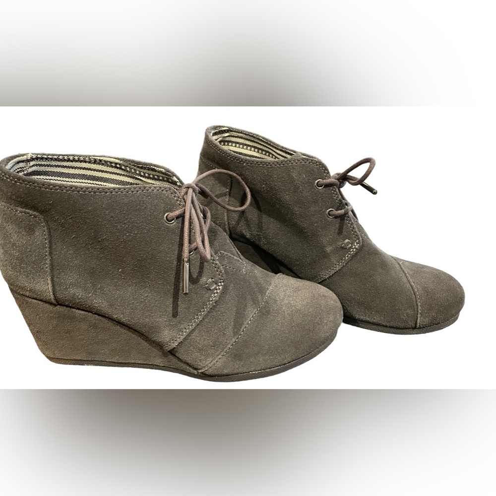 Tom's Grey Suede lace up platform boots 8W